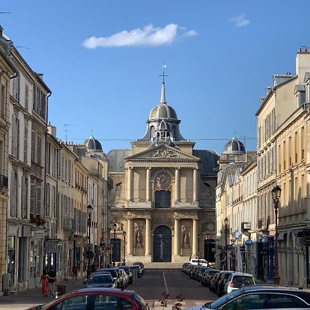 Appartement Versailles Quartier Notre Dame Au Pied Du Chateau Avec Parking Exterior photo
