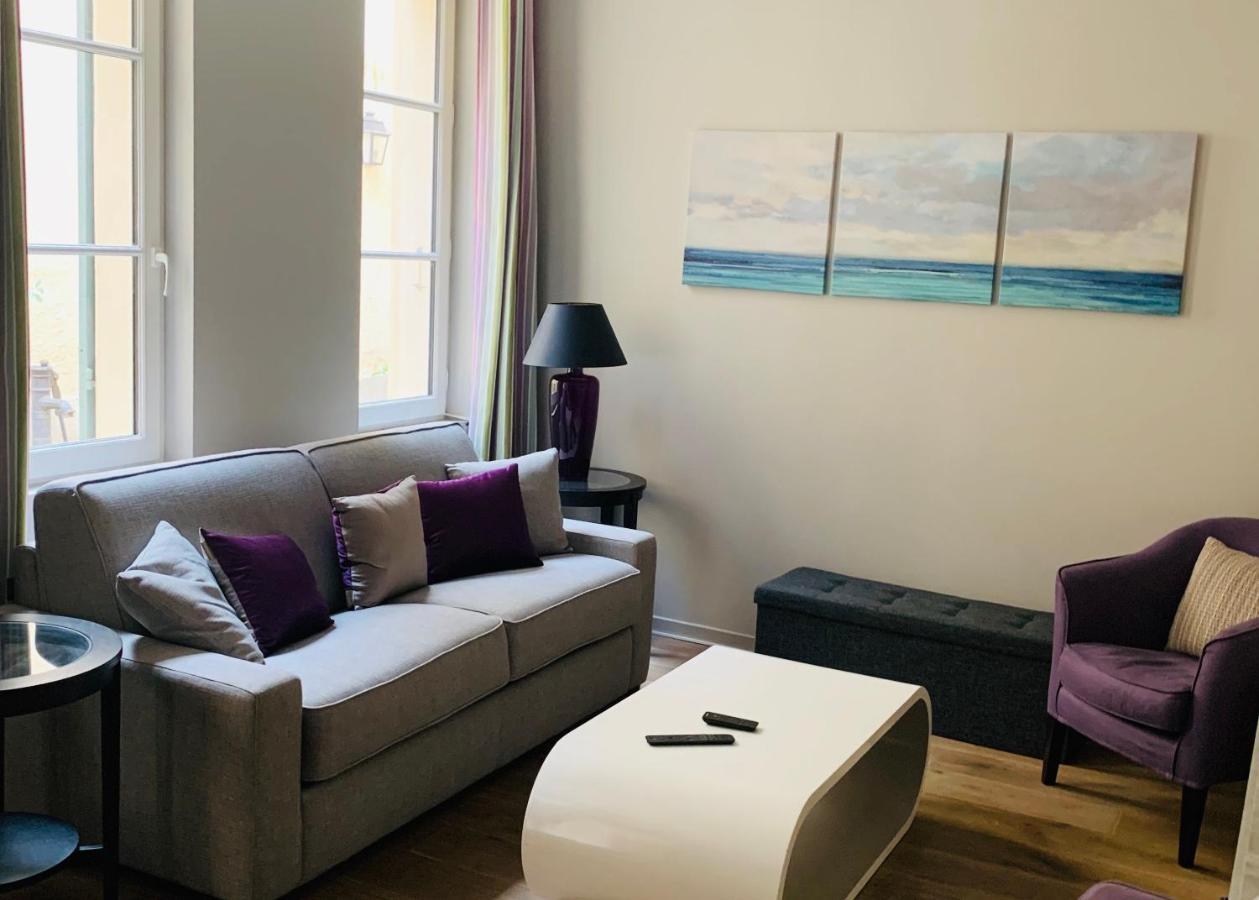 Appartement Versailles Quartier Notre Dame Au Pied Du Chateau Avec Parking Exterior photo