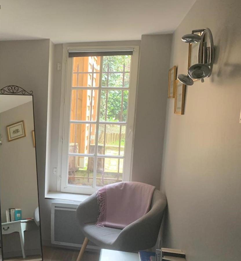Appartement Versailles Quartier Notre Dame Au Pied Du Chateau Avec Parking Exterior photo